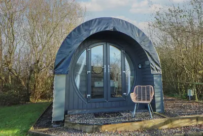 Image de Glamping Pod 5, romantic, country holiday cottage in Llanrhidian