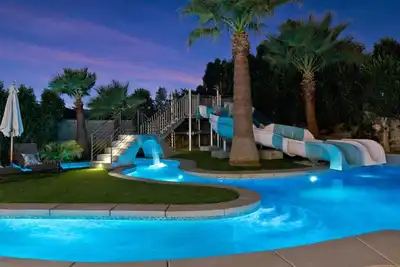 Image de Lazy River Resort • Giant Slides • Splash Park • Outdoor Games • Arcade •Theater
