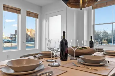 Image de Organic Modern SoBo Home | 8 Min to Downtown Denver