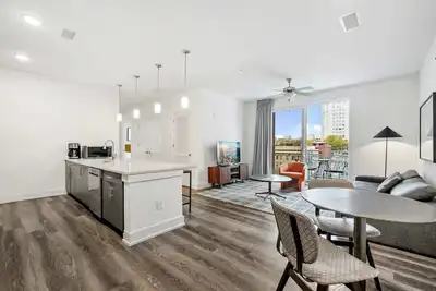 Image de Accessible Two-Bedroom Apartment w/ Balcony