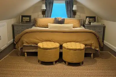 Image de Welcoming king bedroom cottage with all the comfort of home conveniently located