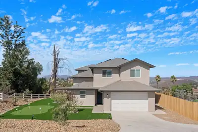 Image de Spacious 4-bedroom house in beautiful Lakeside with Ac