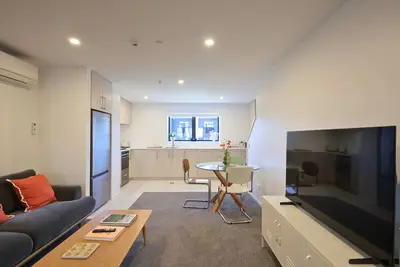 Image de Bright 2br House: Steps Away from Te Kaha Stadium