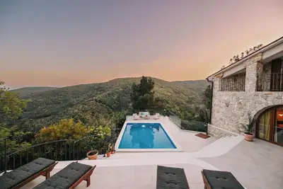 Villa Bogijeva Cliff House, Stunning View