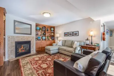 Hot Tub/ Handicap Accessible/ 360° View