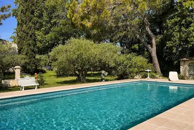 Image de Villa avec piscine en Provence – proche d’Isle-sur-la-Sorgue, d’Avignon et Gordes