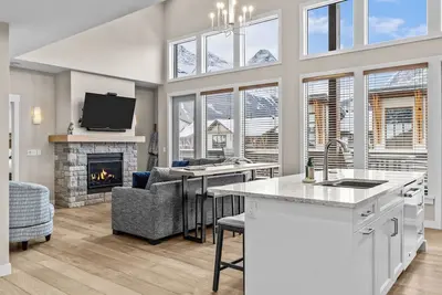 Image de Hearth and Peaks | Mountain Luxury