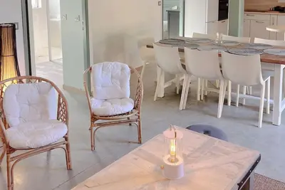 Image de Gîte à la campagne avec piscine #3