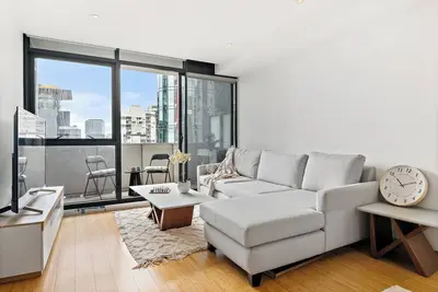 Image de Luxury 2br/2ba Retreat in Southbank | City views, Cbd, Walk to Arts & Dining