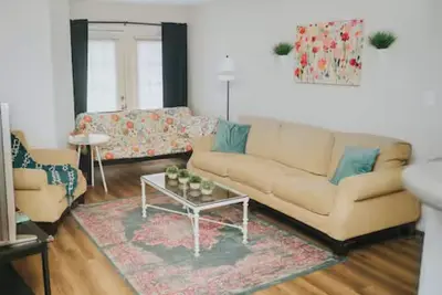 Image de Steps from Uva, Downtown Mall, Spacious Apartment