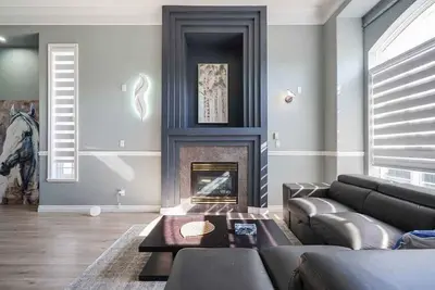 Image de Spacious 5 bed 4 bath in Delta/Surrey centrally located close to mall, restaurant