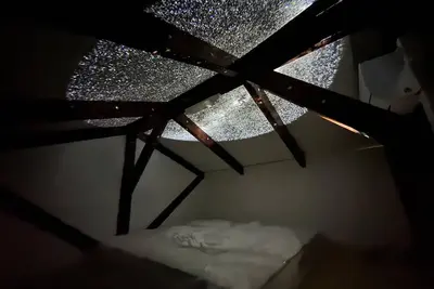 Image de appartement jacuzzi- spacieuse- 6 personnes -calme-climatisée -sans vis à vis Mq