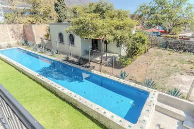 Image de Maison 2 chambres à 2 pâtés de maisons du Malecón avec piscine d'eau salée