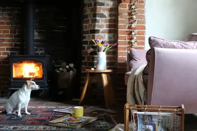 Image de The Old Post Box, pet friendly, with open fire in Halesworth