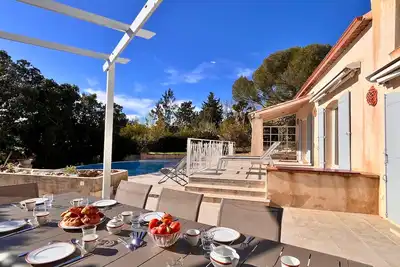 Image de Spacieuse Villa familiale piscine & climatisation