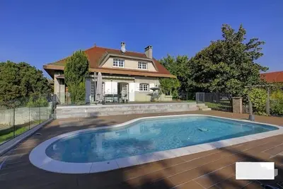 Image de Domaine Magnolia – Maison de charme avec piscine et jardin