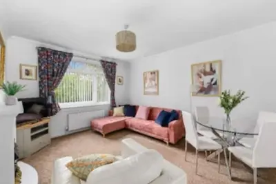 Image de Grangeburn Residence - 2 bedroom home with parking