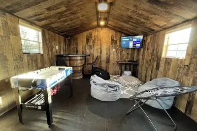 Image de Happy Place Hideaway 3-bedroom cottage with game shed in charming Wautoma