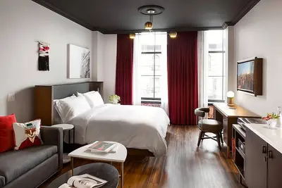 Image de Central Toronto Hotel Close to Top Attractions