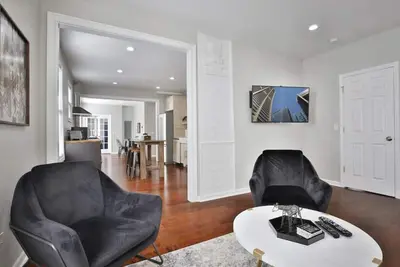 Image de 4 Bedrooms | Modern Interior | Spacious