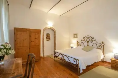 Image de Renovated apartment just 20 km from Florence in the Tuscan hills