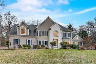 Image de The Franklin Manor - 15min -8mi-  from Gillette Stadium! !