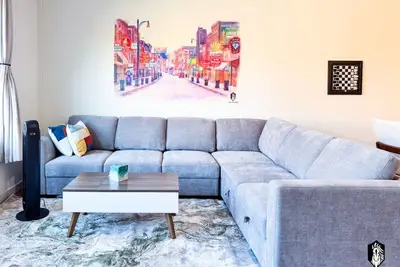 Image de Modern Spacious Loft in Downtown w/ free parking