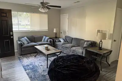 Image de Cozy 4-bed / 2-bath house walking distance to Fsu/Doak