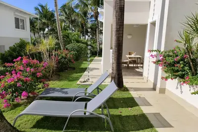 Image de Sunset Paradise Tracadero Apartment accès piscines mer jardin privé workspace