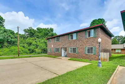 Image de The Homestead Luxury Cozy 2br Apartment in Nacogdoches Near Sfa University and Downtown Pet Friendly Business Ready Extended Stays Welcome with Self Check In High Speed WiFi Full Kitchen In Unit Laundry Private Parking and Quiet Comfort