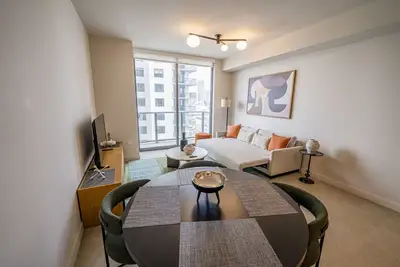 Image de Luxury 1 Master Bedroom in The Crosby #2312