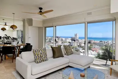 Image de Chic Retro Modern 2 Bed Unit | Sea Point | Sea Views | Work Friendly
