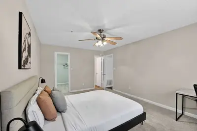 Image de Stylish 2br/2ba with room to unwind