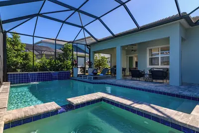 Image de Heated pool, hot tub, lake view, clubhouse, fitness center, trails, parks