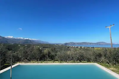 Image de Villa Eleonas Episkopi\nvue directe sur la mer, les montagnes, le golfe