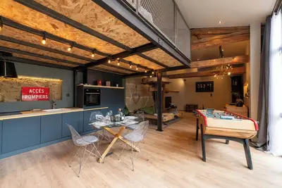 Image de La grange moderne aux portes de Lyon