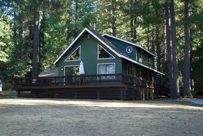Image de Lakefront Cabin Retreat - Arnold Getaway