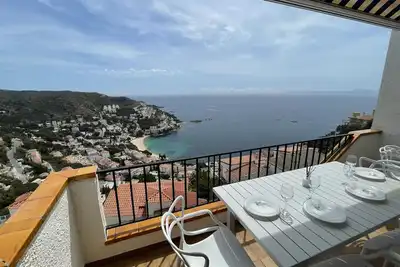 Image de Appartement confortable à Roses, 2 chambres, climatisation, internet, parking