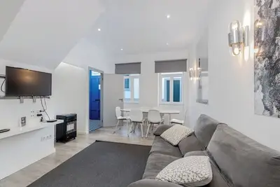 Image de Traditional House by the Sea