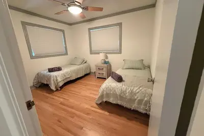 Charming Home Near Hidden Park