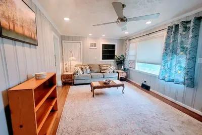 Image de Delightful 2-bedroom hilltop home with sunset view in charming Lynchburg - Haven