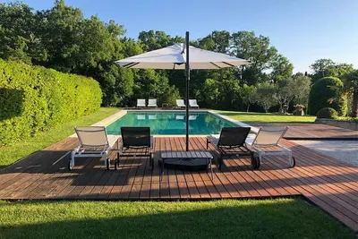 Image de Gîte de charme en Provence avec piscine chauffée