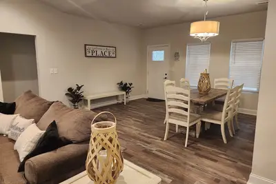 Image de Spacious 3br Home w/ Bounce House Arcade room & Luxury Massage Chair