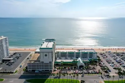 Image de New Amazing Ocean Front Studio in Daytona Beach!