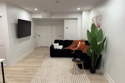 Spacious 7-bedroom house in quaint Baltimore with Ac