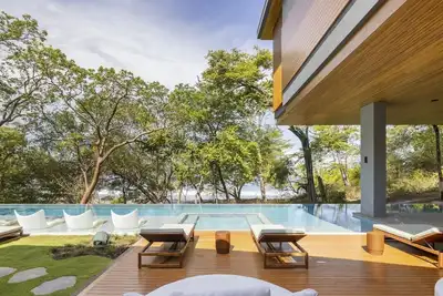 Image de Exclusive Villa - Papagayo Estate: 10 Suites, Private Staff & Infinity Pool