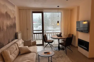 Image de ✨ Elegant Mountain Apartment with Fireplace, Balcony Views, Ski In&Out ⛷