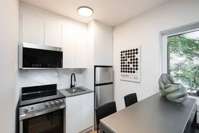 Image de LiV Mtl-7 Spacious Studio Balcony Mountain View