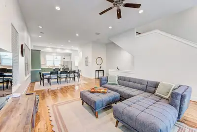Image de Modern Midtown Getaway with City Views
