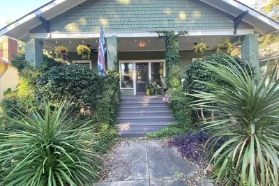 Image de Charming historic 4-bedroom house in Southend Charlotte